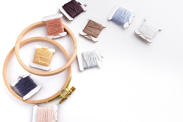 Próbki nici i wzorów haftu